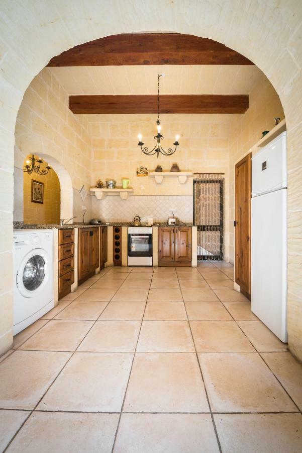Sunset - Holiday Farmhouse With Large Private Pool In Island Of Gozo Nadur Kültér fotó